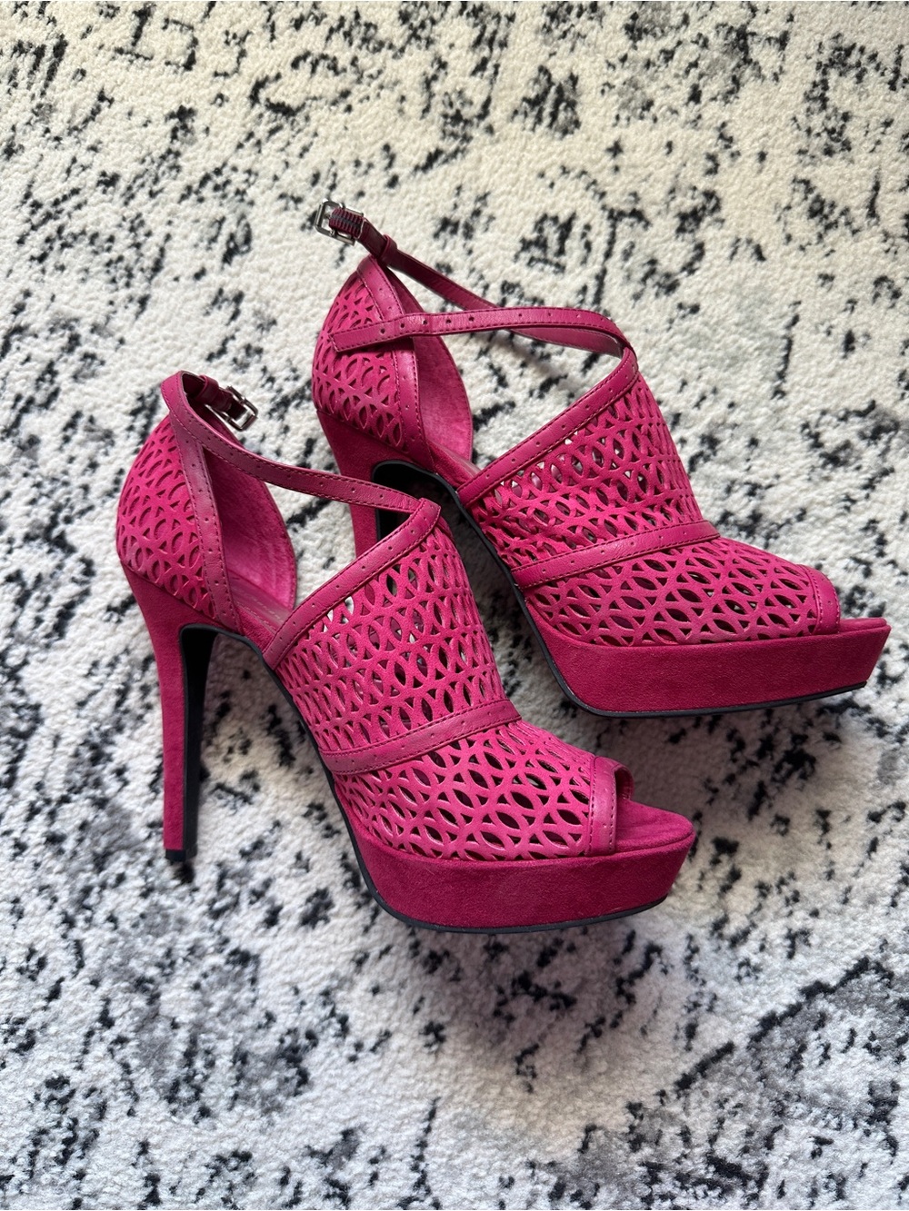 BCBGeneration Red Berry Fuchsia Nubuck Leather Platform Heels Shoes Size 9.5